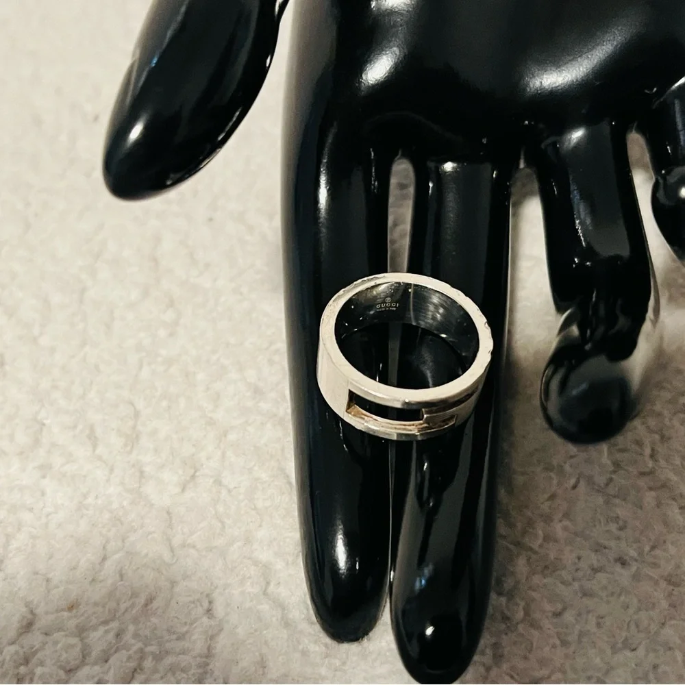 Gucci Cutout G Silver Ring - Picture 10 of 11